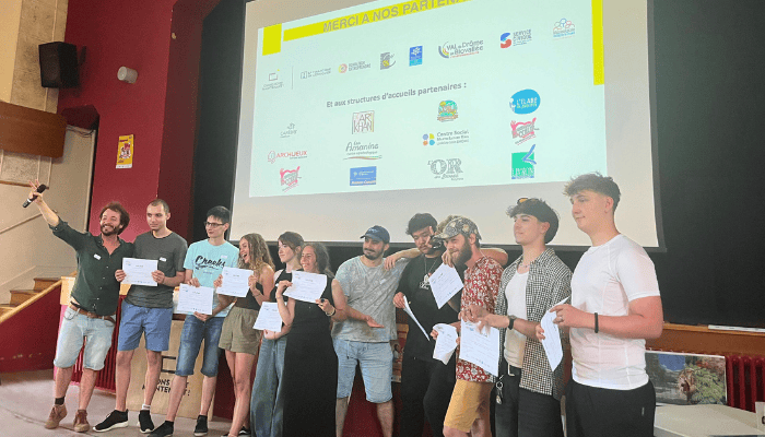 Remise des diplômes aux jeunes